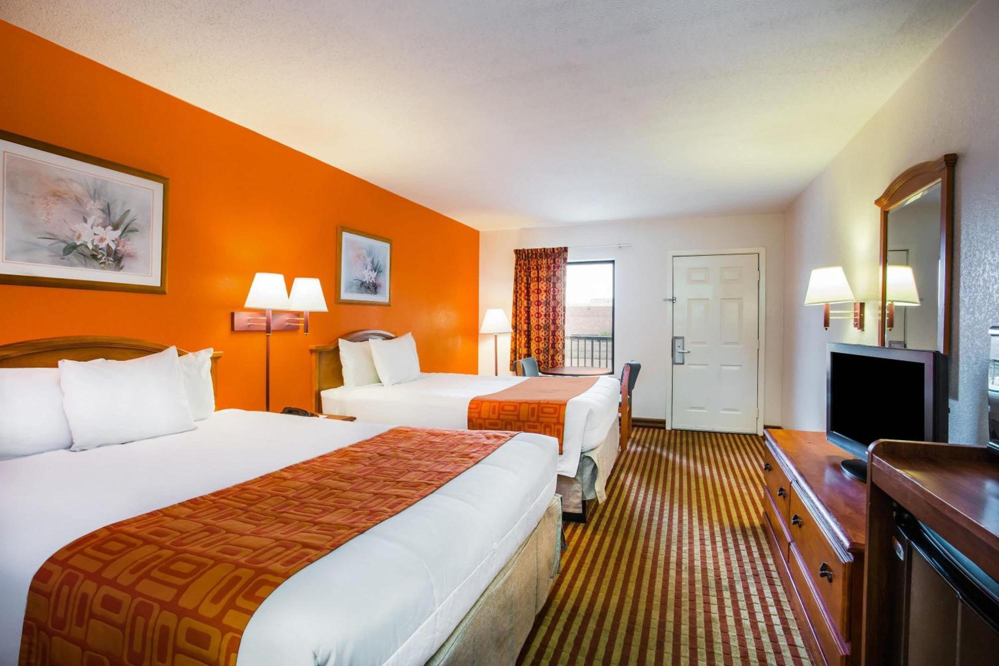 Howard Johnson By Wyndham Panama City Exterior photo